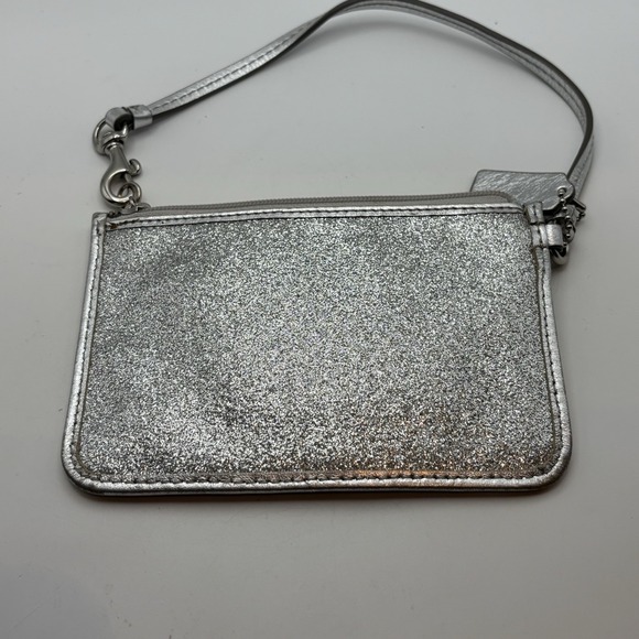 Coach Nolita 6 In Signature Silver Glitter Wristlet Purse Clutch Party - Picture 4 of 9